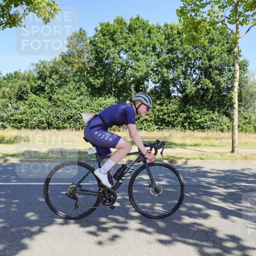 09.08.2026 - GEWOBA Citytriathlon Bremen Michael Burmester http://msf.ph/oto/9960700 09.08.2026 12:53:48 Radfahren 638, 749, 814, 823, 869, 901 meine-sportfotos.de