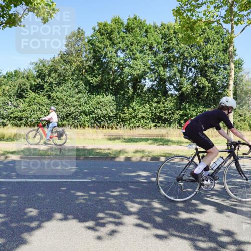 09.08.2026 - GEWOBA Citytriathlon Bremen Michael Burmester http://msf.ph/oto/9960710 09.08.2026 12:54:05 Radfahren 552, 566, 572, 678, 728, 758, 788, 790, 792, 804, 846, 939, 981, 1101, 1119, 1124, 1138 meine-sportfotos.de