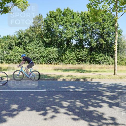09.08.2026 - GEWOBA Citytriathlon Bremen Michael Burmester http://msf.ph/oto/9960722 09.08.2026 12:54:16 Radfahren 552, 566, 577, 728, 781, 788, 790, 792, 804, 846, 861, 895, 939, 981, 1006, 1101, 1138 meine-sportfotos.de