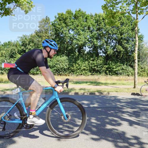 09.08.2026 - GEWOBA Citytriathlon Bremen Michael Burmester http://msf.ph/oto/9960753 09.08.2026 12:55:06 Radfahren 565, 568, 743, 745, 839, 911, 970 meine-sportfotos.de