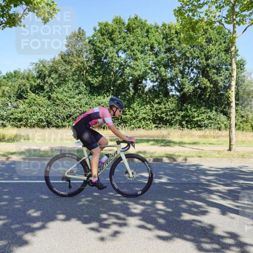 09.08.2026 - GEWOBA Citytriathlon Bremen Michael Burmester http://msf.ph/oto/9960756 09.08.2026 12:55:09 Radfahren 565, 568, 743, 745, 839, 911, 970 meine-sportfotos.de