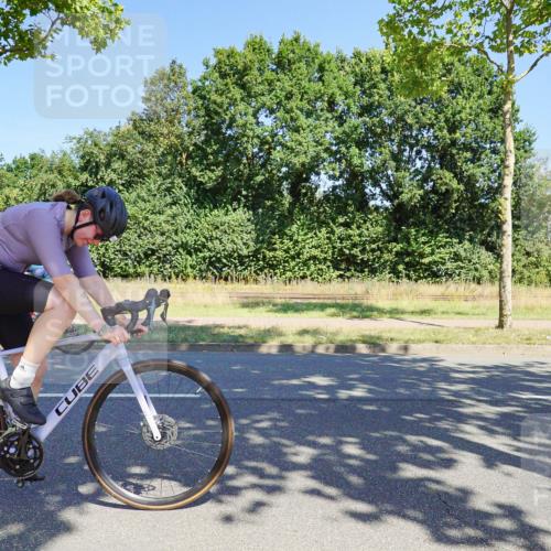 09.08.2026 - GEWOBA Citytriathlon Bremen Michael Burmester http://msf.ph/oto/9960772 09.08.2026 12:55:33 Radfahren 653, 675, 694, 872, 918, 930, 938, 948, 960, 1111, 1131, 1147 meine-sportfotos.de