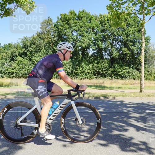 09.08.2026 - GEWOBA Citytriathlon Bremen Michael Burmester http://msf.ph/oto/9960776 09.08.2026 12:55:36 Radfahren 653, 675, 694, 872, 918, 938, 948, 960, 1111, 1131, 1147 meine-sportfotos.de