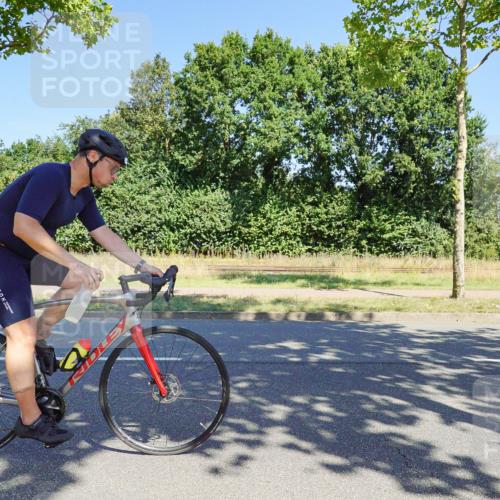 09.08.2026 - GEWOBA Citytriathlon Bremen Michael Burmester http://msf.ph/oto/9960800 09.08.2026 12:56:11 Radfahren 564, 664, 667, 673, 763, 780, 810, 819, 897, 1005, 1126, 1156 meine-sportfotos.de