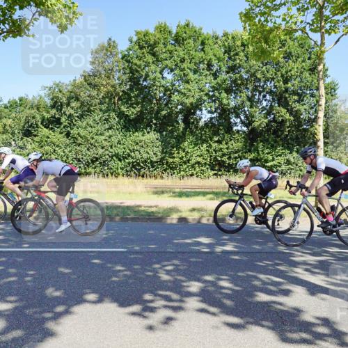 09.08.2026 - GEWOBA Citytriathlon Bremen Michael Burmester http://msf.ph/oto/9960803 09.08.2026 12:56:16 Radfahren 564, 664, 673, 759, 780, 810, 819, 912, 1017, 1126 meine-sportfotos.de