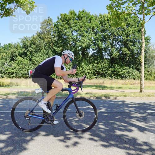 09.08.2026 - GEWOBA Citytriathlon Bremen Michael Burmester http://msf.ph/oto/9960847 09.08.2026 12:57:16 Radfahren 586, 696, 766, 806, 838, 844, 886, 896, 972, 1109 meine-sportfotos.de