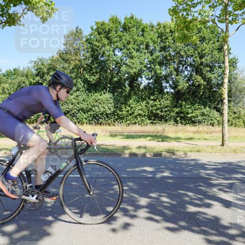09.08.2026 - GEWOBA Citytriathlon Bremen Michael Burmester http://msf.ph/oto/9960910 09.08.2026 12:59:11 Radfahren 588, 656, 672, 732, 1115 meine-sportfotos.de