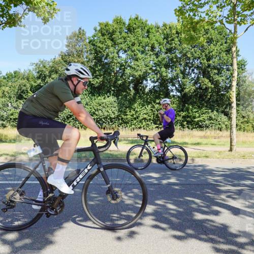 09.08.2026 - GEWOBA Citytriathlon Bremen Michael Burmester http://msf.ph/oto/9960913 09.08.2026 12:59:19 Radfahren 588, 656, 672, 693, 732, 805, 1115 meine-sportfotos.de