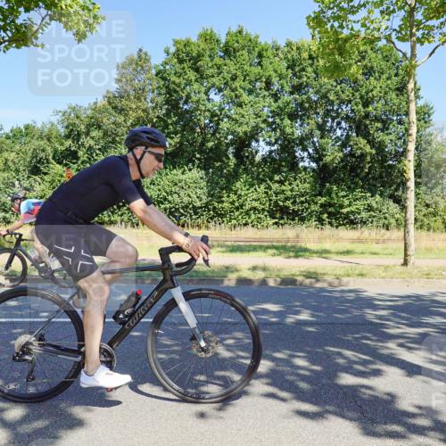 09.08.2026 - GEWOBA Citytriathlon Bremen Michael Burmester http://msf.ph/oto/9960932 09.08.2026 12:59:49 Radfahren 543, 712, 800, 817, 923, 942, 951, 956 meine-sportfotos.de