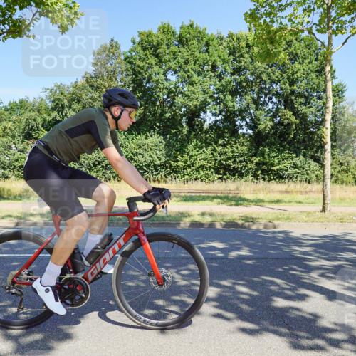 09.08.2026 - GEWOBA Citytriathlon Bremen Michael Burmester http://msf.ph/oto/9960963 09.08.2026 13:00:33 Radfahren 621, 633, 649, 661, 700, 720, 753, 870, 915, 940, 1010, 1104, 1123 meine-sportfotos.de