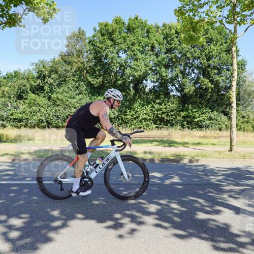 09.08.2026 - GEWOBA Citytriathlon Bremen Michael Burmester http://msf.ph/oto/9961008 09.08.2026 13:01:24 Radfahren 551, 556, 666, 714, 797, 801, 854, 859, 862, 878, 1140 meine-sportfotos.de