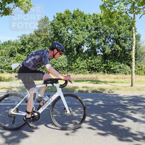 09.08.2026 - GEWOBA Citytriathlon Bremen Michael Burmester http://msf.ph/oto/9961010 09.08.2026 13:01:29 Radfahren 551, 556, 666, 669, 714, 801, 854, 859, 862, 878, 991, 1140 meine-sportfotos.de