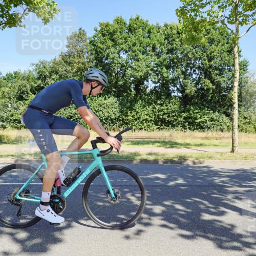 09.08.2026 - GEWOBA Citytriathlon Bremen Michael Burmester http://msf.ph/oto/9961068 09.08.2026 13:02:49 Radfahren 549, 597, 607, 654, 681, 691 meine-sportfotos.de
