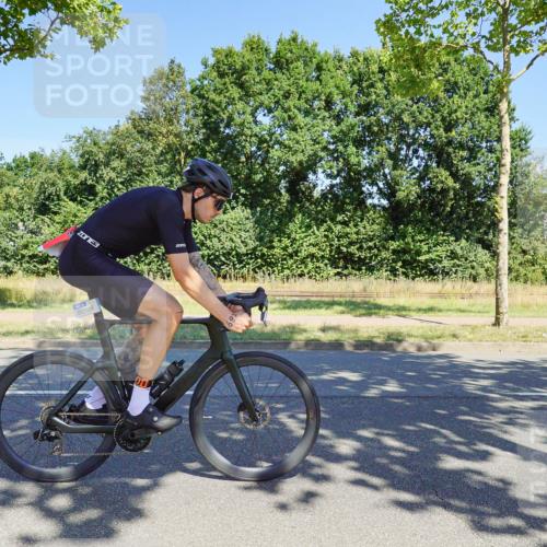 09.08.2026 - GEWOBA Citytriathlon Bremen Michael Burmester http://msf.ph/oto/9961138 09.08.2026 13:04:33 Radfahren 112, 569, 630, 692, 697, 881, 936, 962, 997, 1002, 1152 meine-sportfotos.de