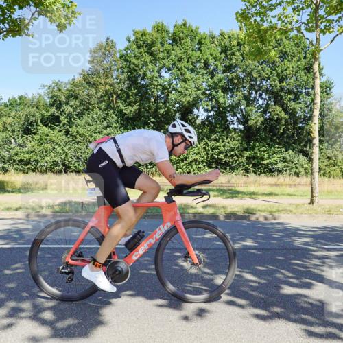 09.08.2026 - GEWOBA Citytriathlon Bremen Michael Burmester http://msf.ph/oto/9961170 09.08.2026 13:05:43 Radfahren 561, 593, 613, 642, 958, 1116, 1145 meine-sportfotos.de