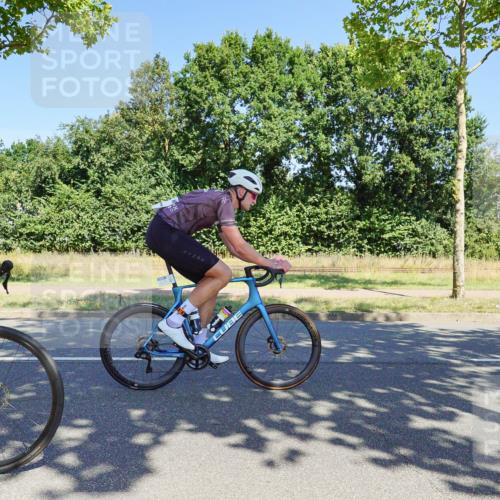 09.08.2026 - GEWOBA Citytriathlon Bremen Michael Burmester http://msf.ph/oto/9961171 09.08.2026 13:05:44 Radfahren 561, 593, 642, 958, 1116, 1145 meine-sportfotos.de