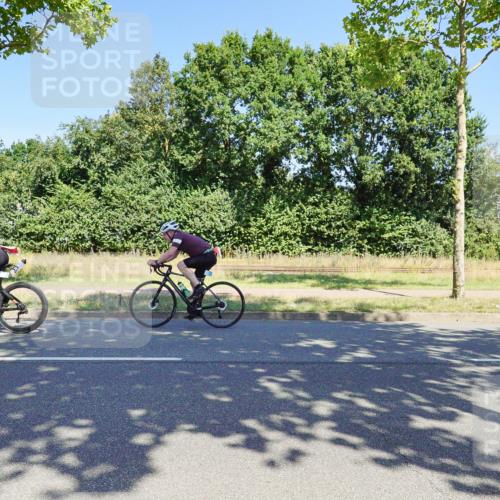 09.08.2026 - GEWOBA Citytriathlon Bremen Michael Burmester http://msf.ph/oto/9961173 09.08.2026 13:05:48 Radfahren 561, 593, 618, 642, 958, 1116, 1145 meine-sportfotos.de