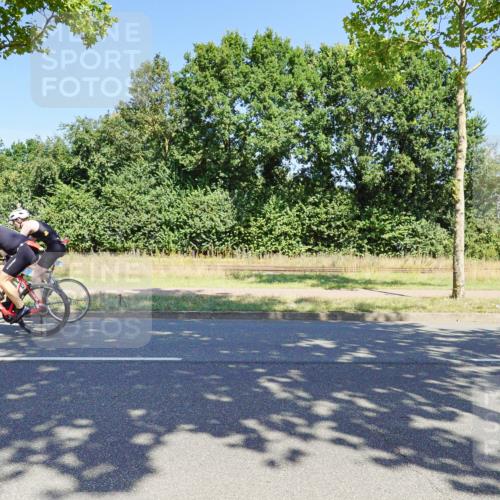 09.08.2026 - GEWOBA Citytriathlon Bremen Michael Burmester http://msf.ph/oto/9961176 09.08.2026 13:05:50 Radfahren 561, 593, 618, 913, 958, 1116, 1145 meine-sportfotos.de