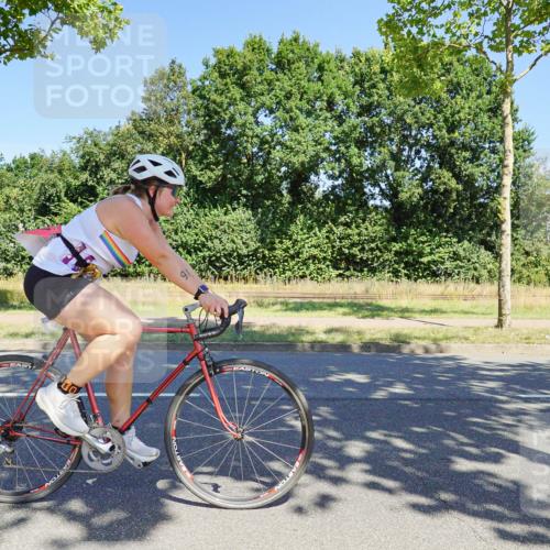 09.08.2026 - GEWOBA Citytriathlon Bremen Michael Burmester http://msf.ph/oto/9961178 09.08.2026 13:05:52 Radfahren 561, 593, 618, 913, 958, 1116, 1145 meine-sportfotos.de