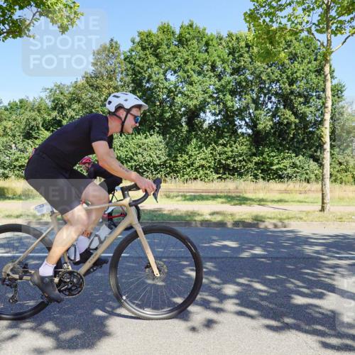 09.08.2026 - GEWOBA Citytriathlon Bremen Michael Burmester http://msf.ph/oto/9961179 09.08.2026 13:05:55 Radfahren 561, 593, 618, 913, 958, 969, 1116, 1145 meine-sportfotos.de