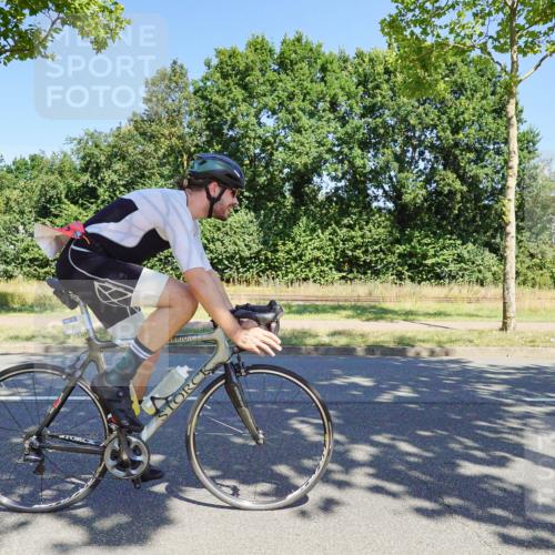 09.08.2026 - GEWOBA Citytriathlon Bremen Michael Burmester http://msf.ph/oto/9961198 09.08.2026 13:06:25 Radfahren 547, 645, 647, 677, 683, 685, 765, 927 meine-sportfotos.de