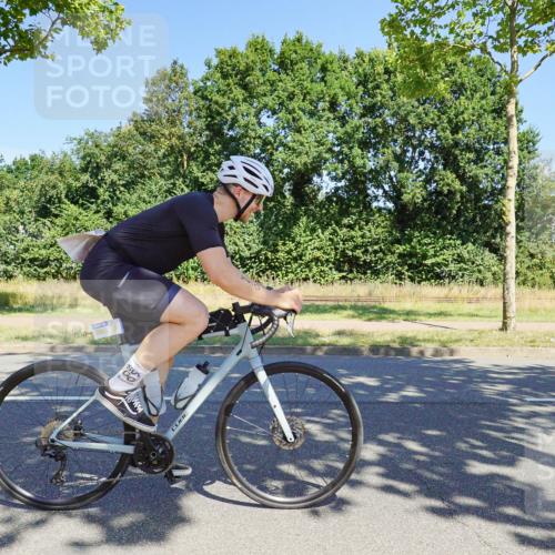 09.08.2026 - GEWOBA Citytriathlon Bremen Michael Burmester http://msf.ph/oto/9961239 09.08.2026 13:07:52 Radfahren 590, 648, 932 meine-sportfotos.de