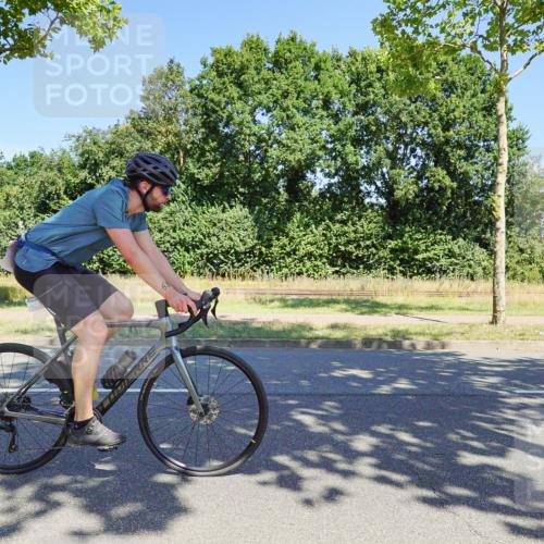09.08.2026 - GEWOBA Citytriathlon Bremen Michael Burmester http://msf.ph/oto/9961242 09.08.2026 13:07:59 Radfahren 590, 648, 688, 932, 1150 meine-sportfotos.de