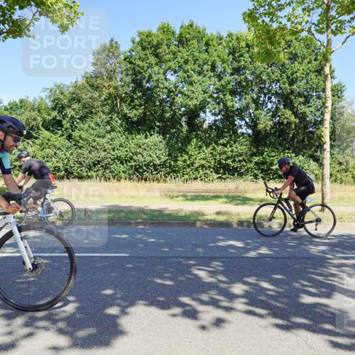 09.08.2026 - GEWOBA Citytriathlon Bremen Michael Burmester http://msf.ph/oto/9961249 09.08.2026 13:08:22 Radfahren 710, 730, 879, 899, 979, 1137 meine-sportfotos.de