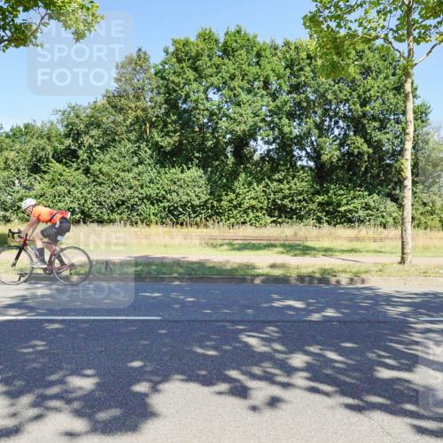 09.08.2026 - GEWOBA Citytriathlon Bremen Michael Burmester http://msf.ph/oto/9961261 09.08.2026 13:08:40 Radfahren 605, 641, 686, 756, 820, 852, 879, 904, 1016, 1137 meine-sportfotos.de
