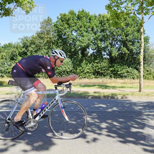 09.08.2026 - GEWOBA Citytriathlon Bremen Michael Burmester http://msf.ph/oto/9961264 09.08.2026 13:08:45 Radfahren 594, 605, 641, 686, 756, 820, 852, 1016 meine-sportfotos.de