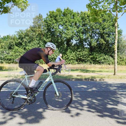 09.08.2026 - GEWOBA Citytriathlon Bremen Michael Burmester http://msf.ph/oto/9961268 09.08.2026 13:08:52 Radfahren 594, 605, 641, 686, 756, 852 meine-sportfotos.de