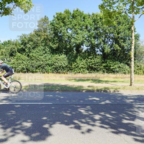 09.08.2026 - GEWOBA Citytriathlon Bremen Michael Burmester http://msf.ph/oto/9961270 09.08.2026 13:08:55 Radfahren 594, 605, 641, 686, 852, 899, 1133 meine-sportfotos.de