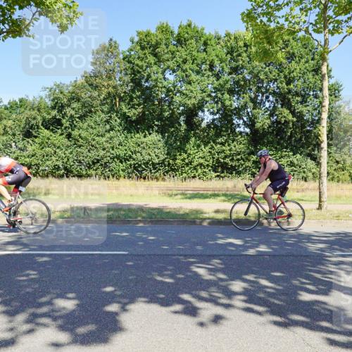 09.08.2026 - GEWOBA Citytriathlon Bremen Michael Burmester http://msf.ph/oto/9961271 09.08.2026 13:08:56 Radfahren 594, 605, 641, 686, 899, 1133 meine-sportfotos.de