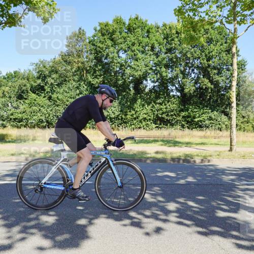09.08.2026 - GEWOBA Citytriathlon Bremen Michael Burmester http://msf.ph/oto/9961282 09.08.2026 13:09:15 Radfahren 589, 724, 795, 826, 1103, 1143 meine-sportfotos.de