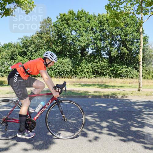 09.08.2026 - GEWOBA Citytriathlon Bremen Michael Burmester http://msf.ph/oto/9961289 09.08.2026 13:09:35 Radfahren 585, 826, 877, 905, 946, 999, 1114, 1129, 1141 meine-sportfotos.de