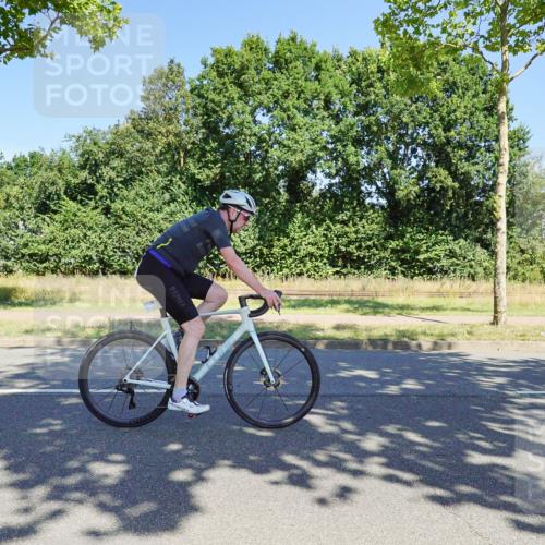 09.08.2026 - GEWOBA Citytriathlon Bremen Michael Burmester http://msf.ph/oto/9961292 09.08.2026 13:09:39 Radfahren 585, 877, 905, 914, 946, 947, 963, 999, 1009, 1129, 1141 meine-sportfotos.de