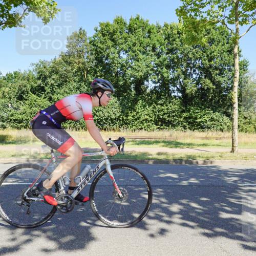09.08.2026 - GEWOBA Citytriathlon Bremen Michael Burmester http://msf.ph/oto/9961295 09.08.2026 13:09:46 Radfahren 822, 877, 914, 946, 947, 963, 1009, 1013, 1129, 1141 meine-sportfotos.de