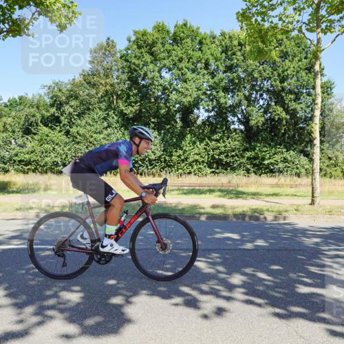 09.08.2026 - GEWOBA Citytriathlon Bremen Michael Burmester http://msf.ph/oto/9961308 09.08.2026 13:10:05 Radfahren 545, 739, 778, 799, 807, 880, 1130 meine-sportfotos.de