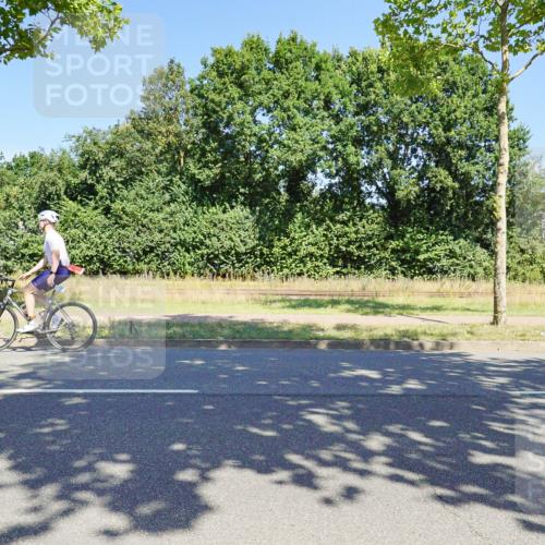 09.08.2026 - GEWOBA Citytriathlon Bremen Michael Burmester http://msf.ph/oto/9961315 09.08.2026 13:10:17 Radfahren 545, 748, 778, 807, 1130 meine-sportfotos.de