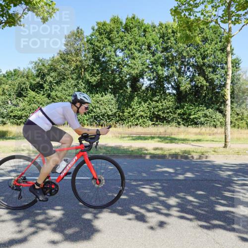 09.08.2026 - GEWOBA Citytriathlon Bremen Michael Burmester http://msf.ph/oto/9961334 09.08.2026 13:10:50 Radfahren 598, 716, 717, 750, 794, 823, 967, 993 meine-sportfotos.de