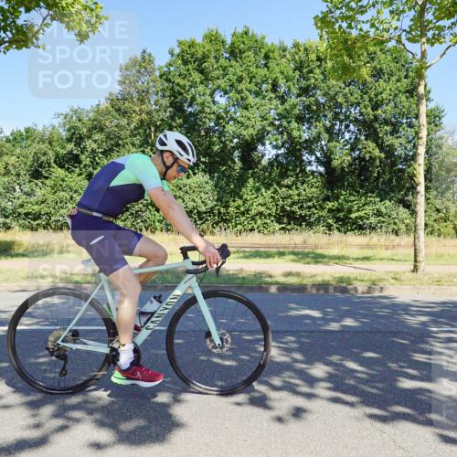 09.08.2026 - GEWOBA Citytriathlon Bremen Michael Burmester http://msf.ph/oto/9961350 09.08.2026 13:11:13 Radfahren 555, 566, 596, 600, 639, 679, 728, 749, 788, 792, 814, 884 meine-sportfotos.de
