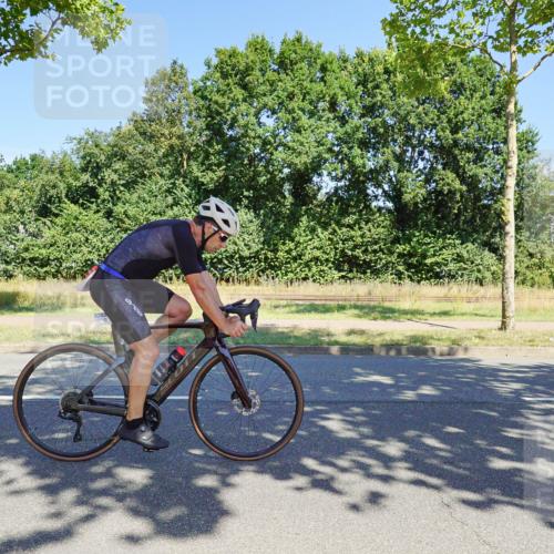 09.08.2026 - GEWOBA Citytriathlon Bremen Michael Burmester http://msf.ph/oto/9961390 09.08.2026 13:12:15 Radfahren 636, 638, 745, 758, 781, 812, 848, 935, 1015 meine-sportfotos.de