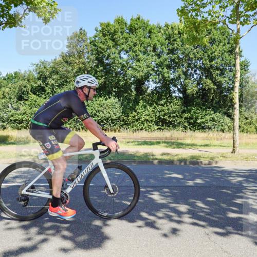 09.08.2026 - GEWOBA Citytriathlon Bremen Michael Burmester http://msf.ph/oto/9961399 09.08.2026 13:12:25 Radfahren 552, 636, 638, 744, 745, 758, 781, 816, 846, 861, 864, 895, 909, 911, 935, 981, 1015, 1019, 1111 meine-sportfotos.de