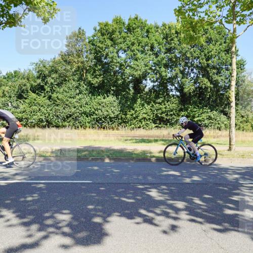 09.08.2026 - GEWOBA Citytriathlon Bremen Michael Burmester http://msf.ph/oto/9961403 09.08.2026 13:12:28 Radfahren 552, 636, 638, 744, 745, 758, 816, 846, 861, 864, 895, 909, 911, 935, 981, 1015, 1019, 1111 meine-sportfotos.de