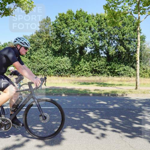 09.08.2026 - GEWOBA Citytriathlon Bremen Michael Burmester http://msf.ph/oto/9961404 09.08.2026 13:12:28 Radfahren 552, 636, 638, 744, 745, 758, 816, 846, 861, 864, 895, 909, 911, 935, 981, 1015, 1019, 1111 meine-sportfotos.de