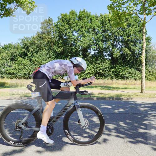 09.08.2026 - GEWOBA Citytriathlon Bremen Michael Burmester http://msf.ph/oto/9961409 09.08.2026 13:12:45 Radfahren 804, 960, 1111, 1142 meine-sportfotos.de