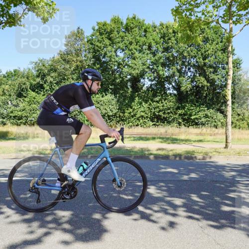 09.08.2026 - GEWOBA Citytriathlon Bremen Michael Burmester http://msf.ph/oto/9961411 09.08.2026 13:12:50 Radfahren 804, 960, 1006, 1142 meine-sportfotos.de