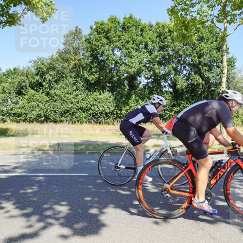 09.08.2026 - GEWOBA Citytriathlon Bremen Michael Burmester http://msf.ph/oto/9961414 09.08.2026 13:12:53 Radfahren 804, 960, 1006, 1138, 1142 meine-sportfotos.de