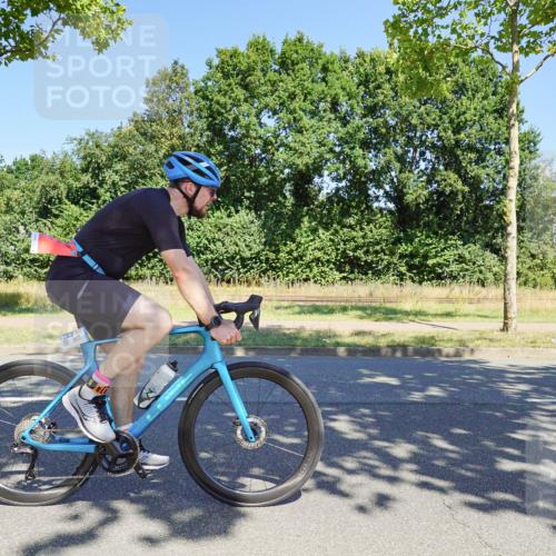 09.08.2026 - GEWOBA Citytriathlon Bremen Michael Burmester http://msf.ph/oto/9961430 09.08.2026 13:13:38 Radfahren 568, 759, 871, 1156 meine-sportfotos.de