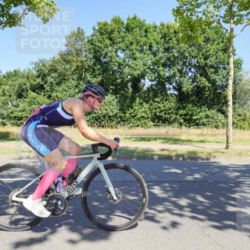 09.08.2026 - GEWOBA Citytriathlon Bremen Michael Burmester http://msf.ph/oto/9961466 09.08.2026 13:15:06 Radfahren 565, 653, 762, 948, 1017, 1136 meine-sportfotos.de